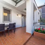 Flat In Center With Terrace, Near Garibaldi Fs