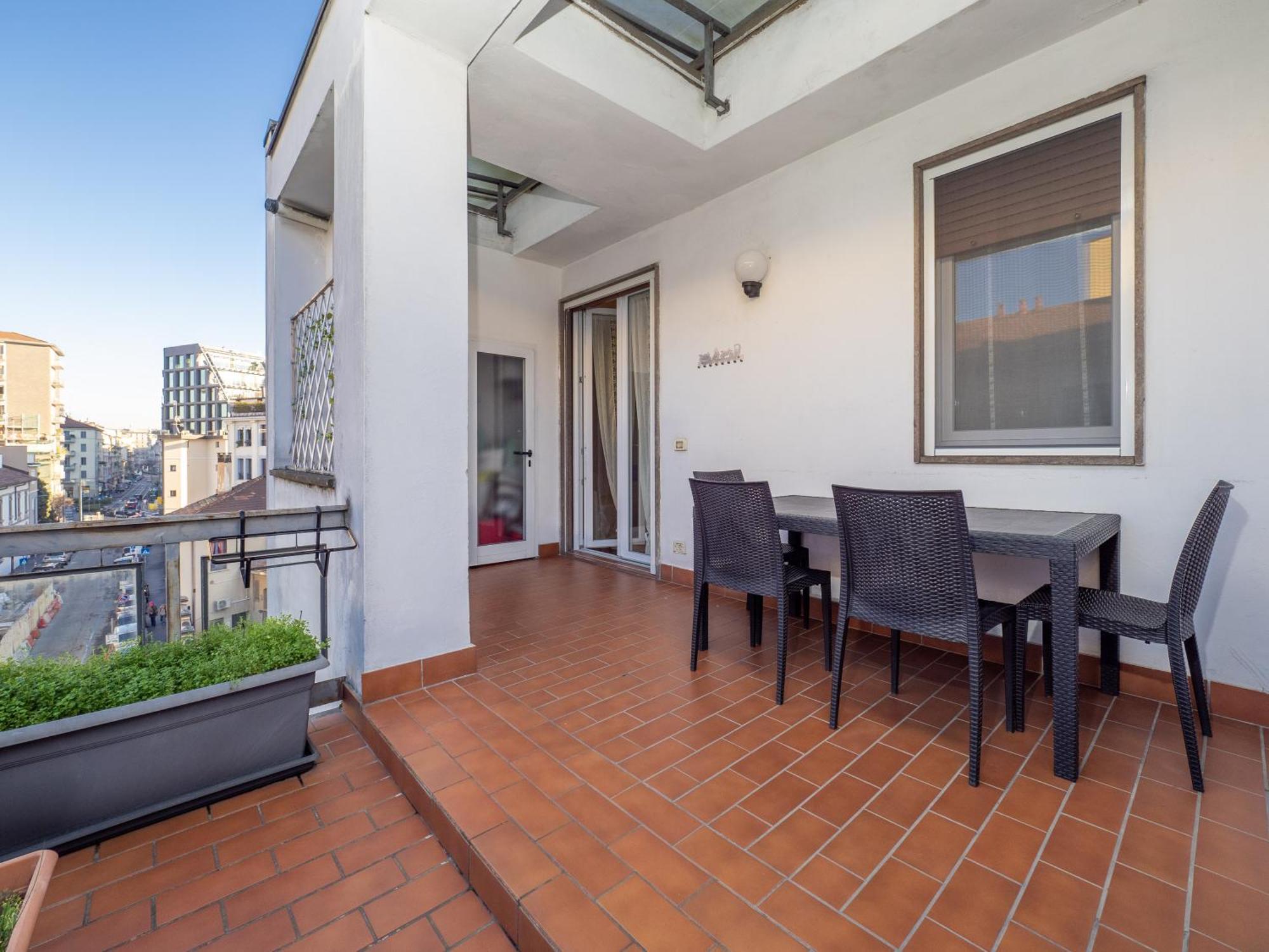 Flat In Center With Terrace, Near Garibaldi Fs * Milán