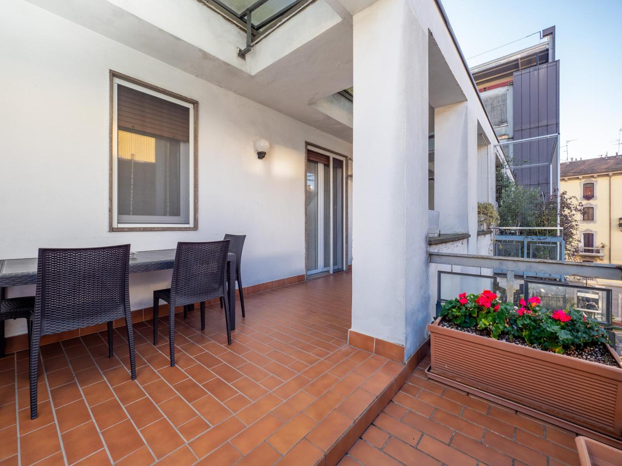 Flat In Center With Terrace, Near Garibaldi Fs Apartamento