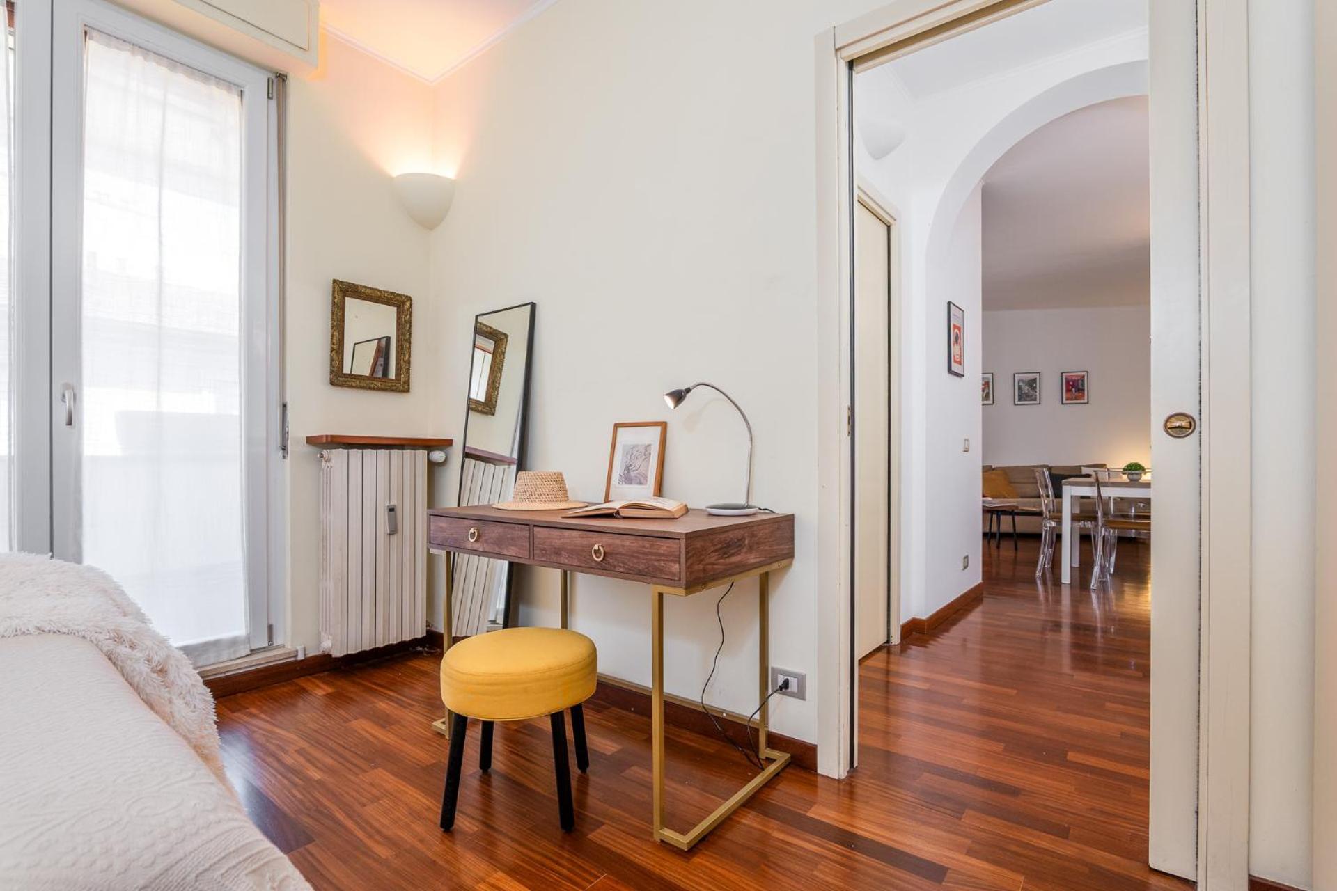 Flat In Center With Terrace, Near Garibaldi Fs * Milán